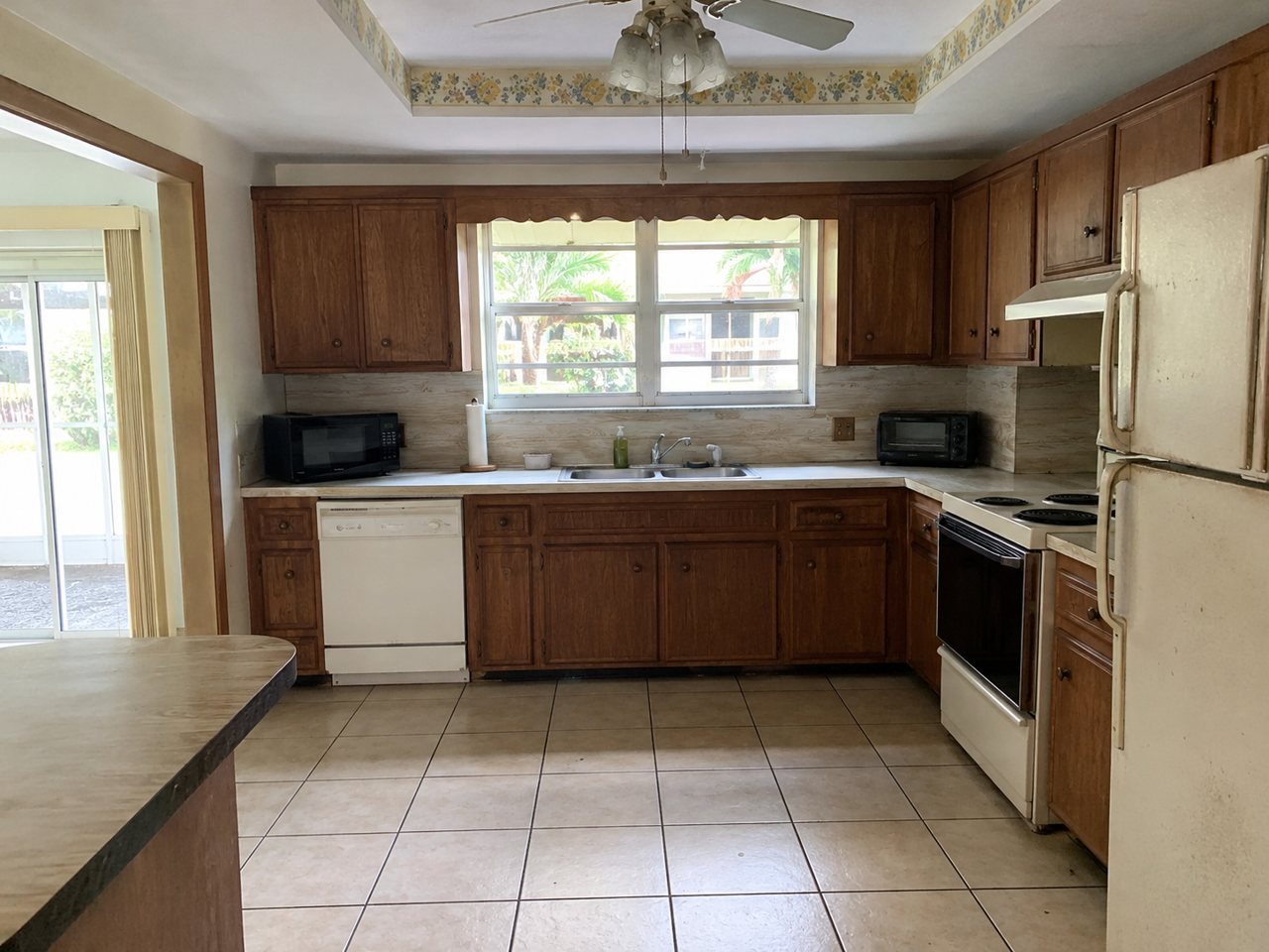 Old kitchen before renovation